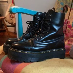 Doc Marten jadon platform boots